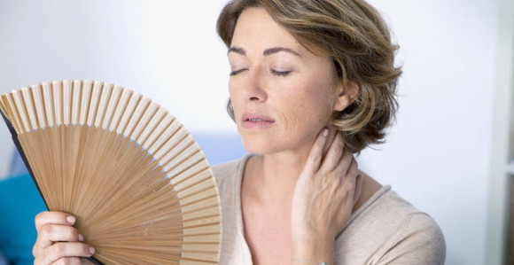 U vještačkoj menopauzi - estrogen i progesteron