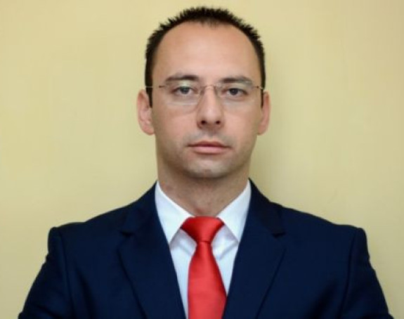 Laž da Tači želi ukidanje taksi