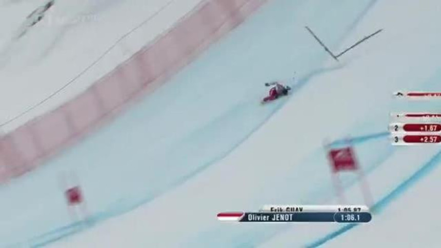 Video: Jeziv pad na SP u Sankt Moricu, skijaš vrištao od bolova!