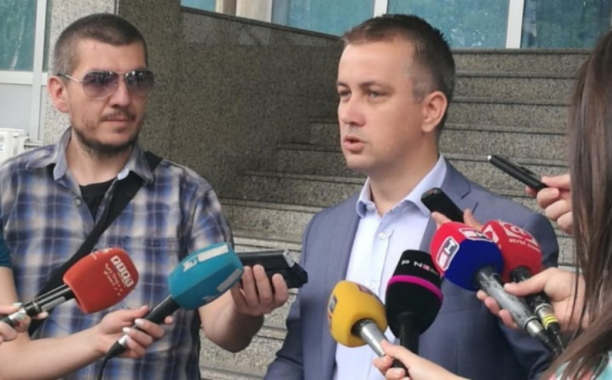 "Vlast izvlači novac za izbore"!