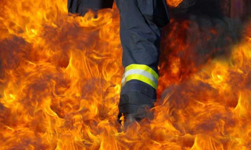 Popucala stakla, pa izbio požar