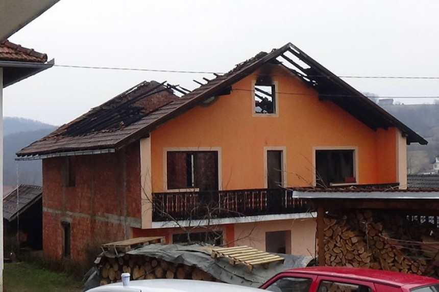 Изгорјела кућа породице Зулић 
