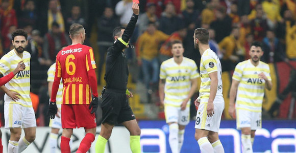 TUR: Crveni karton Soldada presudio Feneru!