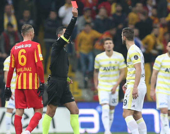 TUR: Crveni karton Soldada presudio Feneru!