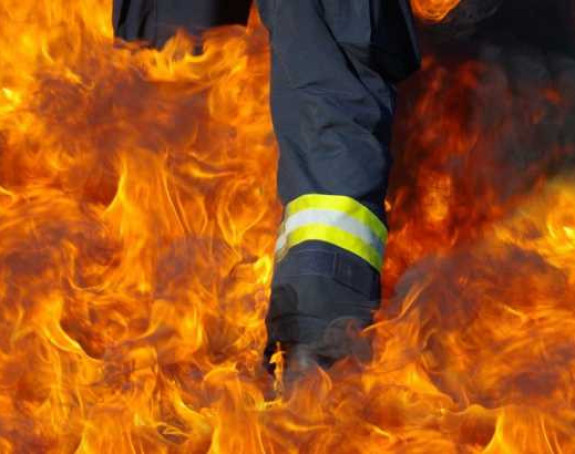 Popucala stakla, pa izbio požar