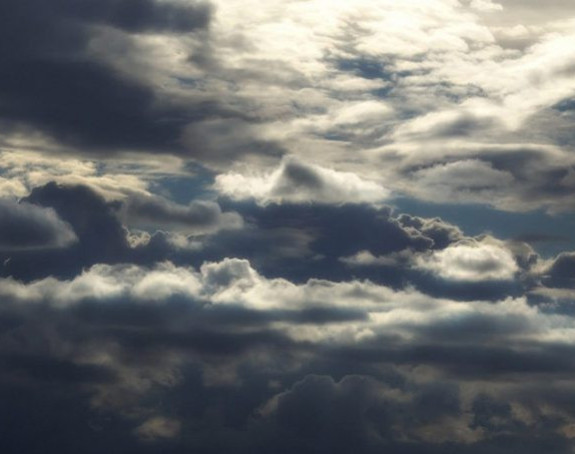 Pretežno oblačno, sutra toplije 