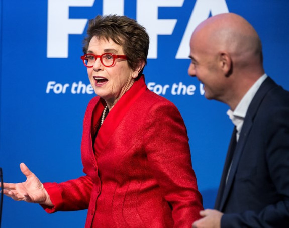 Bili Džin King za više žena u FIFA-i!