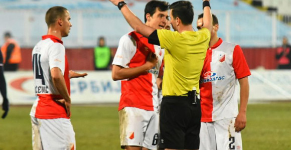 Олуја у Новом Саду: Играчи Војводине плакали због судије!