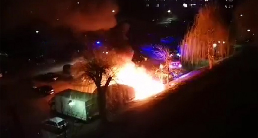 Izgorjela tri automobila u SA