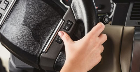 Аустралија: Возила дијете на крову