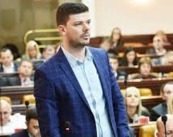 Šta to škripi unutar SNSD-a?