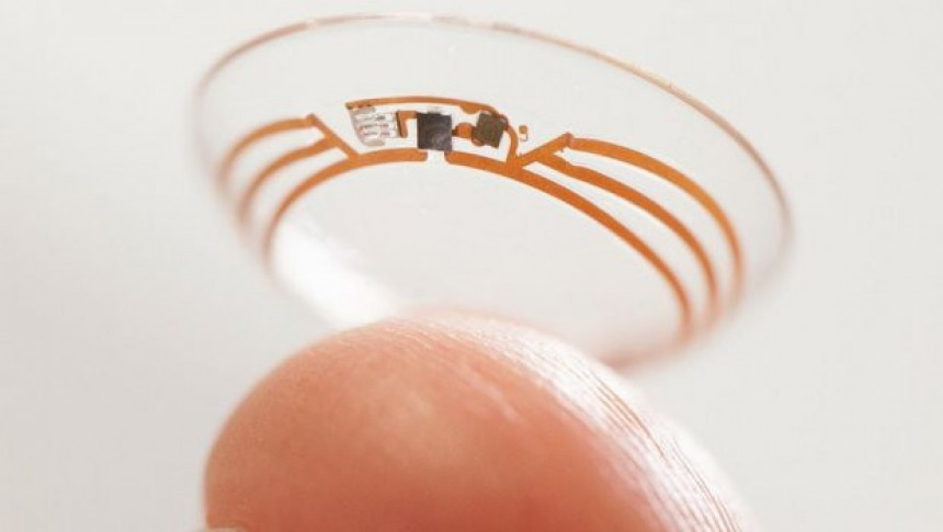Научници направили паметна контактна сочива