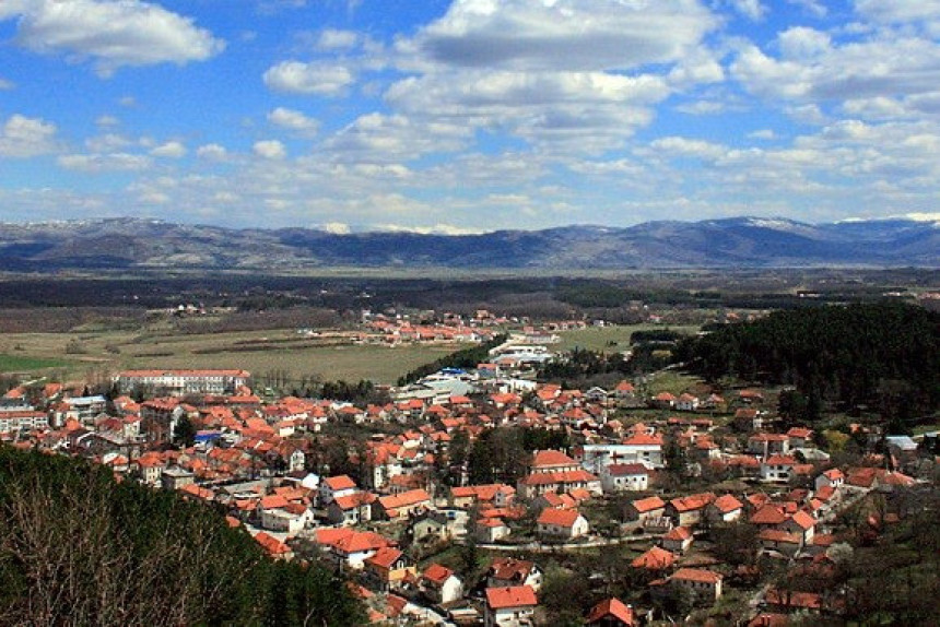 Vučić pozvan da posjeti i Nevesinje