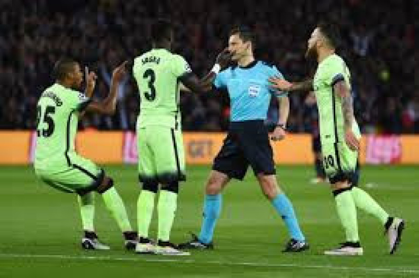 Sa BBC-a Mažiću: Skloni se s puta, srpska budalo!