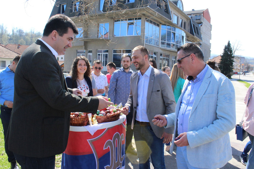 Mladi u Loparama obilježili Vaskrs