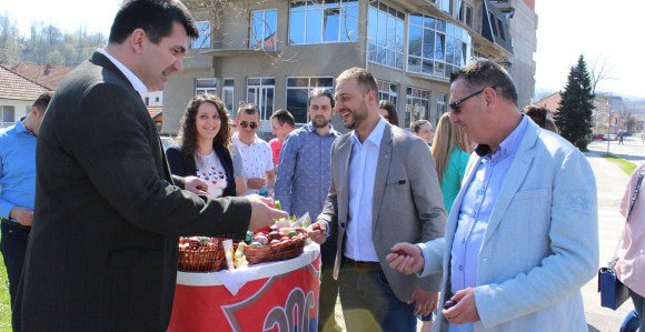 Mladi u Loparama obilježili Vaskrs