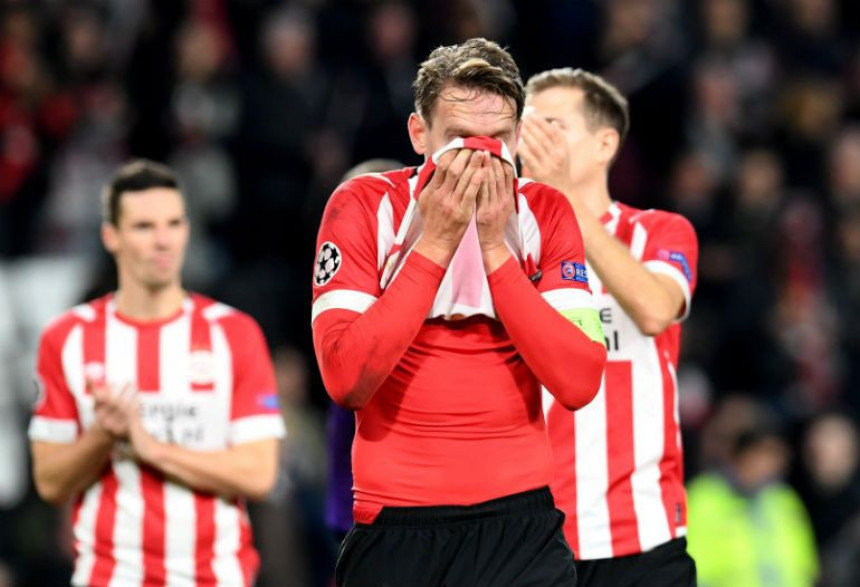 HOL: PSV izgubio prvo mjesto, Ajaks na pragu titule!