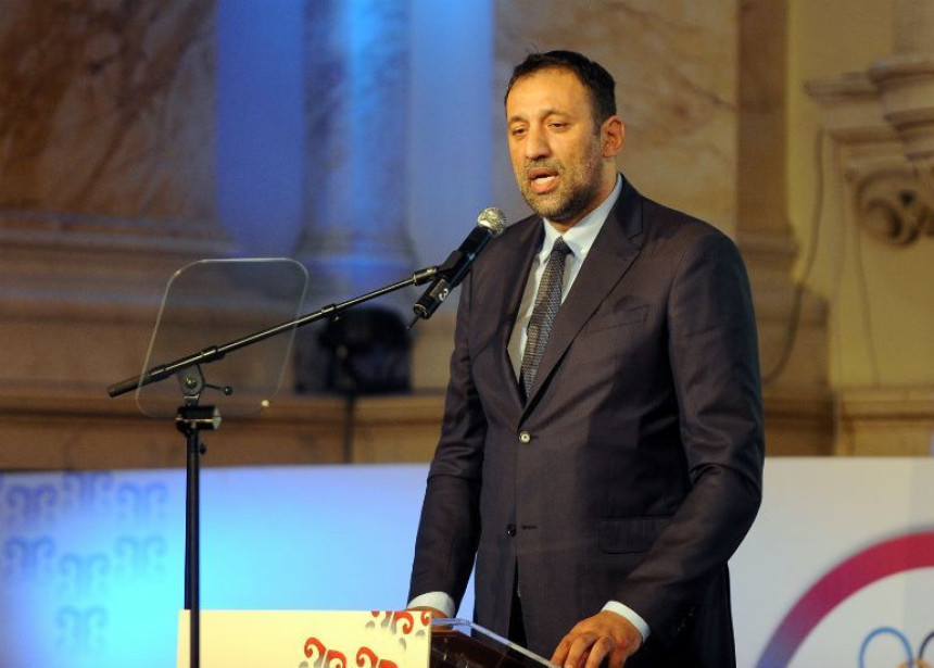 Divac: Morao sam da krijem od kćerke...