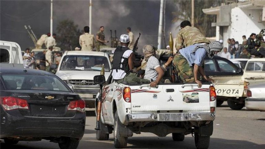 Либија не мирује, у току евакуације