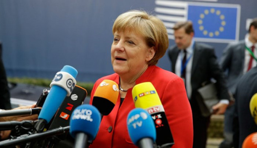 Побједа Меркелове на изборима 