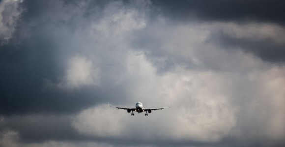 Авион принудно слетио у Иран