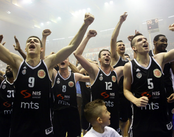 Finale - video: Partizan - Crvena Zvezda... Igra se još!!!