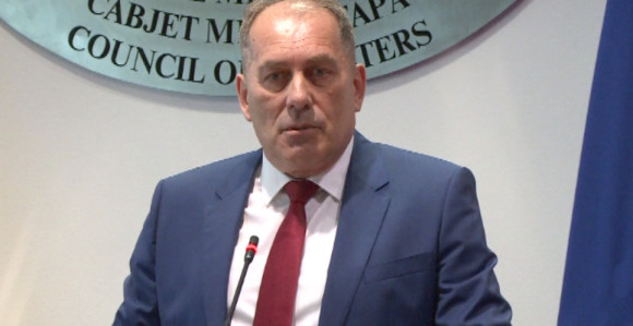 Nezadovoljni treba da protestuju