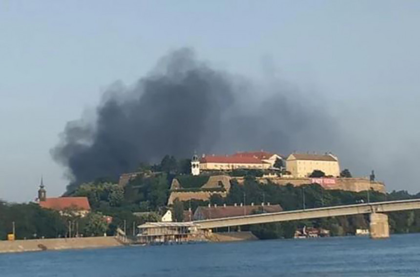 Požar na tvrđavi u Novom Sadu
