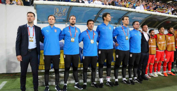 Прича: Има ли пилота у авиону?