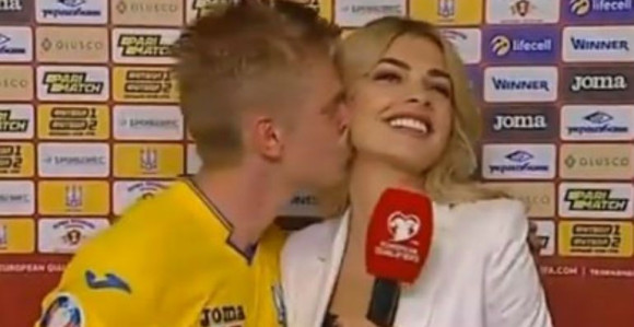 Видео: "Петарда" Србији, па пољубац новинарки!
