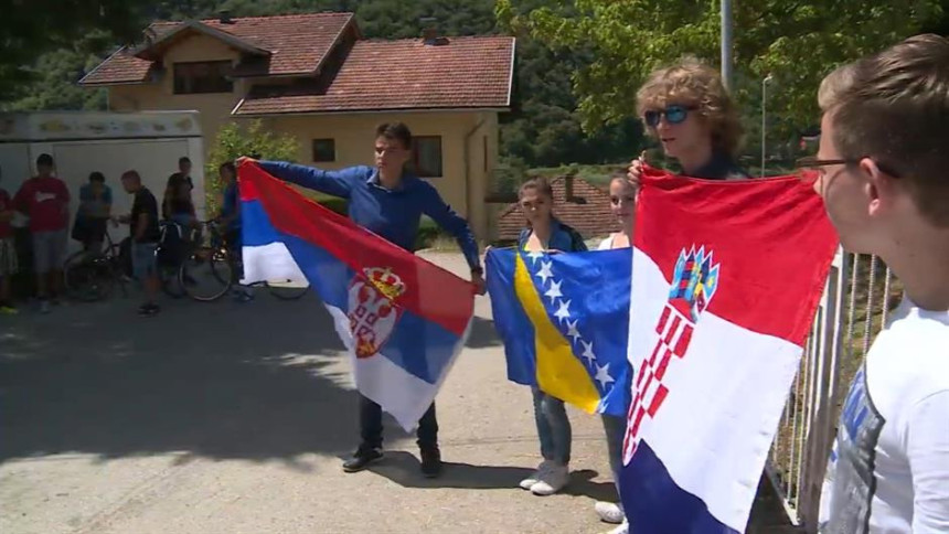 Јајце: Ученици сложни, "не желимо подјеле"