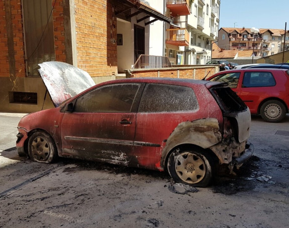 Izgorio automobil u centru Bijeljine 