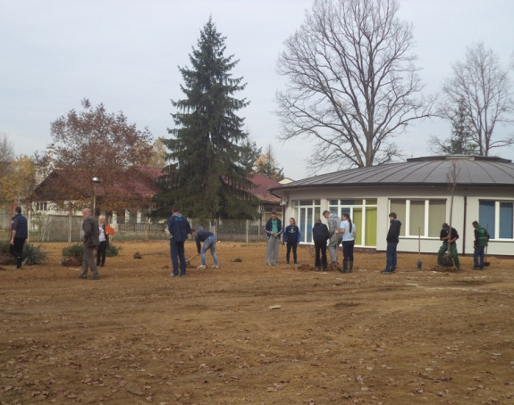 Парку име глумца Угљеше Којадиновића