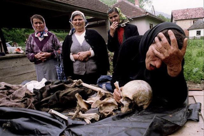 Srpski zid plača - Srebrenica 