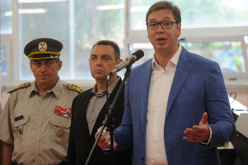 Vučić: Protivnici ruše šansu Srbiji