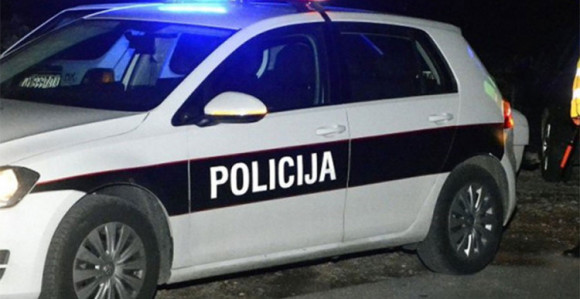 Volvom "pokupio" vesele mladiće 