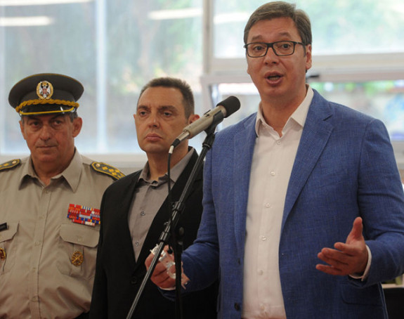 Vučić: Protivnici ruše šansu Srbiji