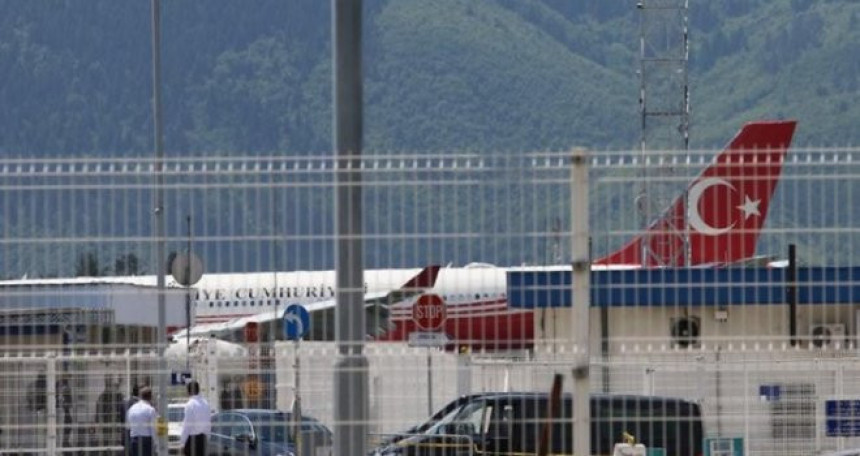 Umalo obračun na aerodromu SA