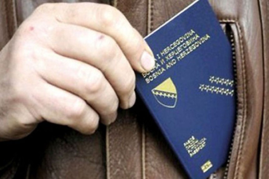 Alarmantno: Iz BiH odlaze cijele porodice