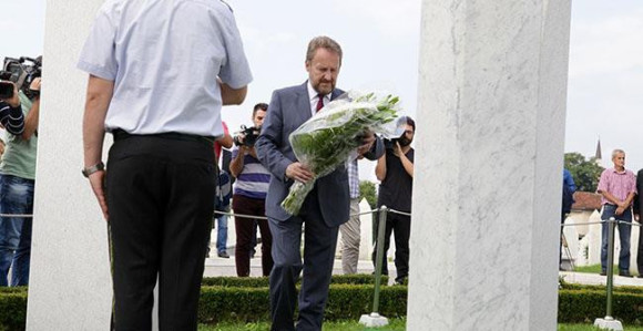 'Mi treba da dovršimo bitku moga oca!'