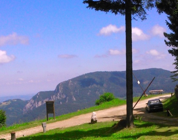 Bobija iznad Ljubovije - 'krov' lijepe Azbukovice