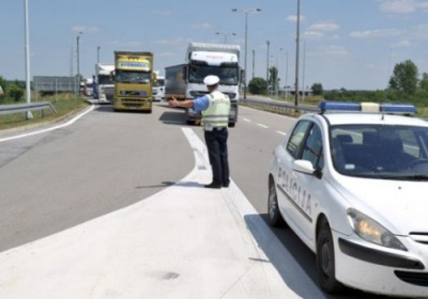 Sa 20 KM htio da podmiti policiju