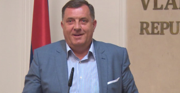 Podrška bahaćenju i uvrede opoziciji