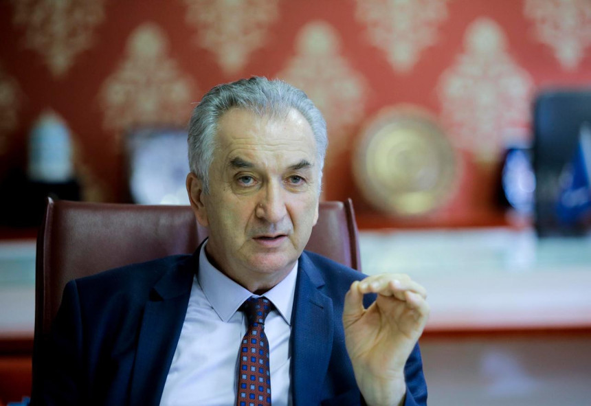 Ne treba braniti Dodika, on je pristao na NATO
