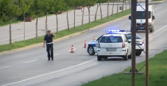 Tuga: Prišao da pomogne vozaču, pregazio ga auto