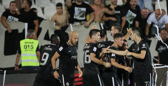 Ovo je Sumin Partizan - ludi letnji ples u Humskoj!