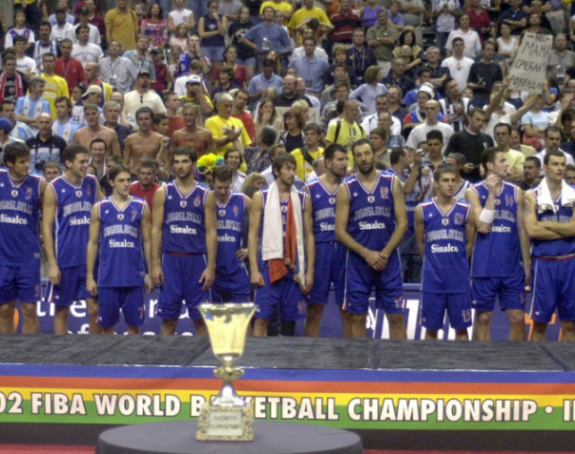 Video: Posljednje zlatno sjećanje - Indijanapolis 2002. godine...