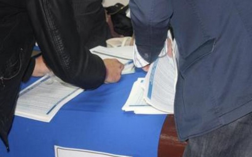 Гласачки материјал стиже у Сарајево