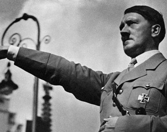 Hitler sam napisao svoju prvu biografiju