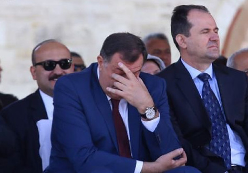 "On je samo jedna obična ponjava"